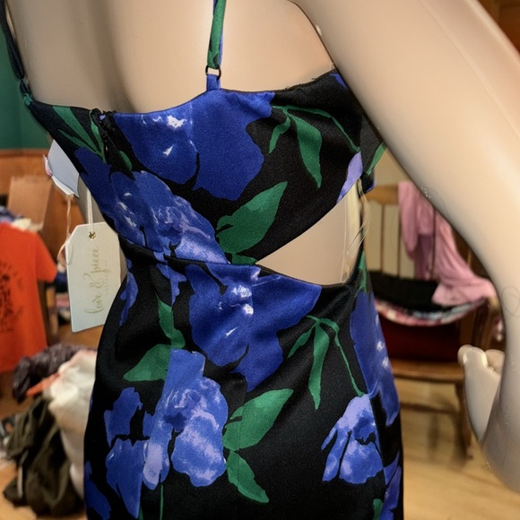 Slit dress - Picture 5 of 6